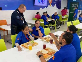 Reparten información sobre violencia de género en maquiladora HARMAN