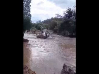 Cuatro hombres quedan atrapados en la corriente del río en Majalca; logran ponerse a salvo