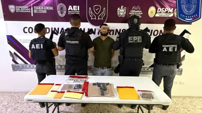 Presentan a detenido y evidencia asegurada tras cateo en El Saucito