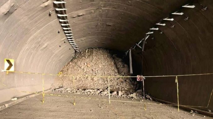 Derrumbes por ‘Erick’ mantienen cerrada la autopista Mitla-Tehuantepec de Oaxaca